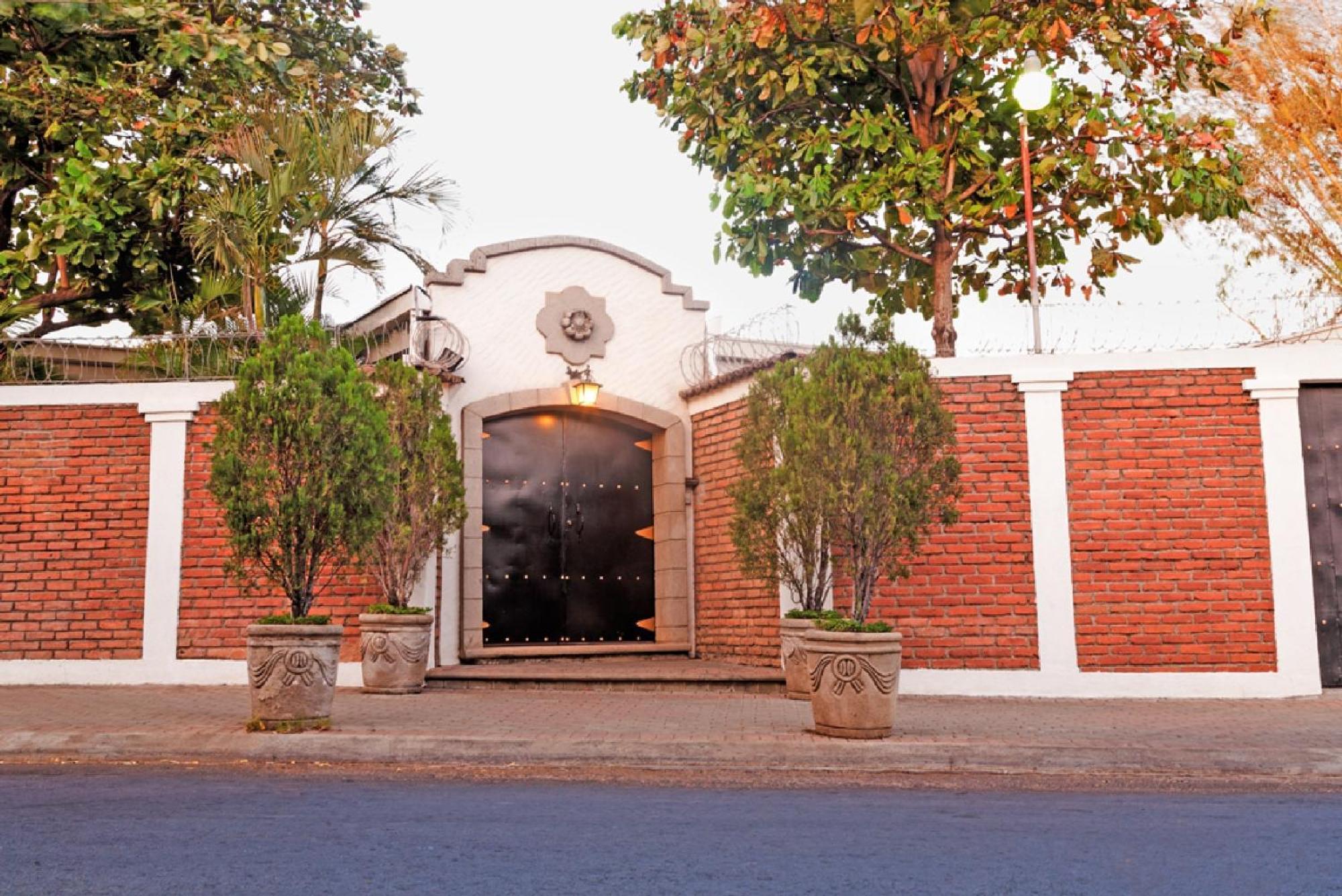 Hotel El Almendro Managua Exteriör bild