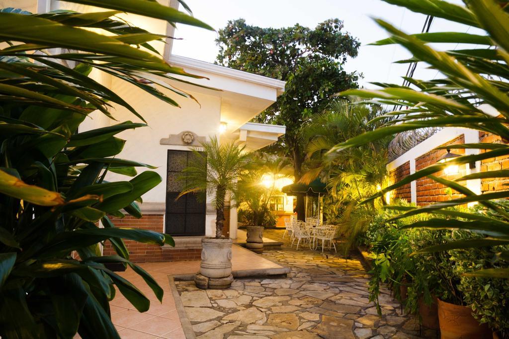 Hotel El Almendro Managua Exteriör bild