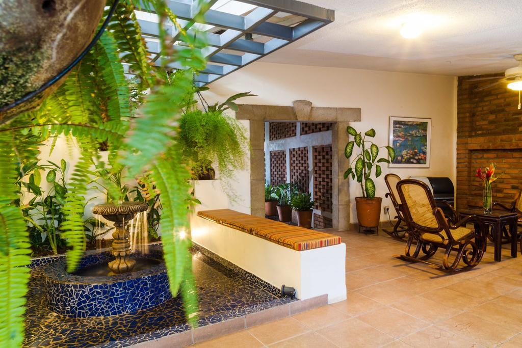 Hotel El Almendro Managua Exteriör bild