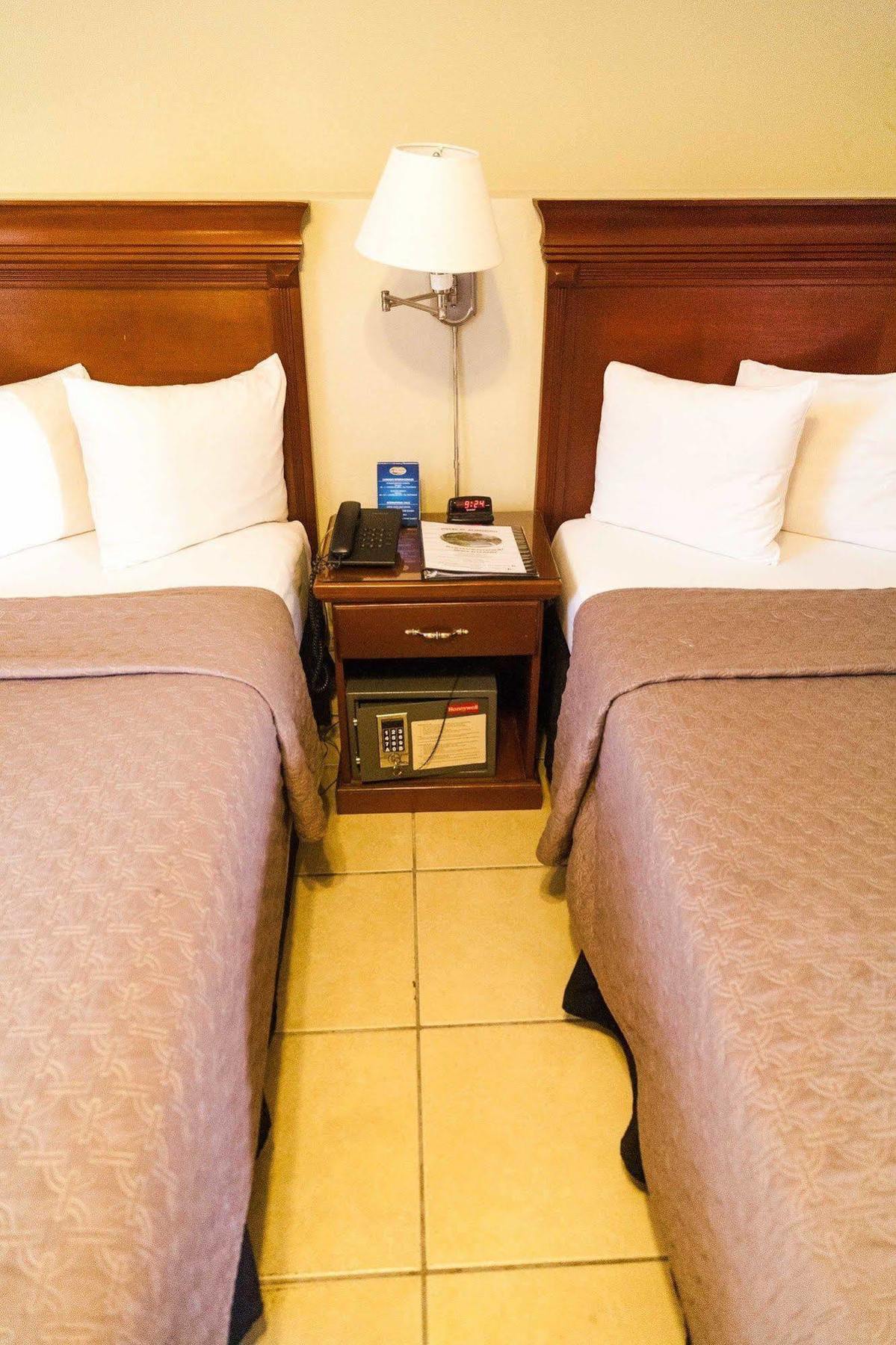 Hotel El Almendro Managua Exteriör bild