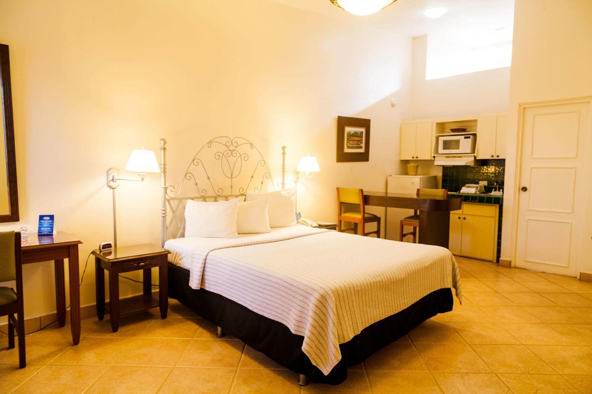 Hotel El Almendro Managua Exteriör bild